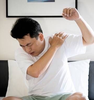 Orthopedic shoulder specialist Dr. Sara Edwards was cited in Self Magazine’s article, Fr...